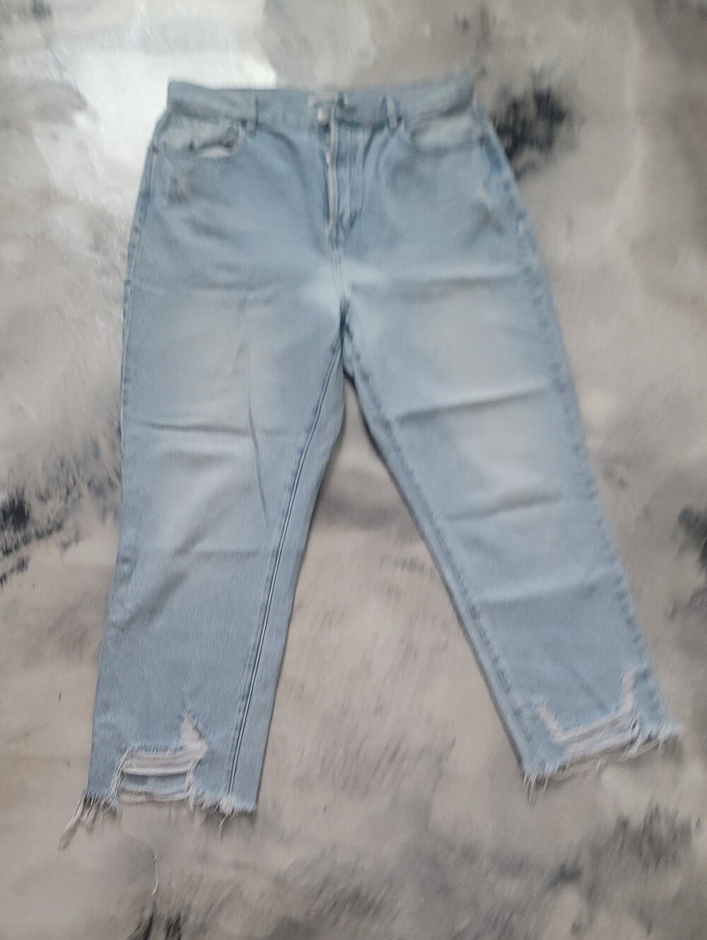 PacSun Light Blue Cropped Ankle Jeans with Distressed Hems
